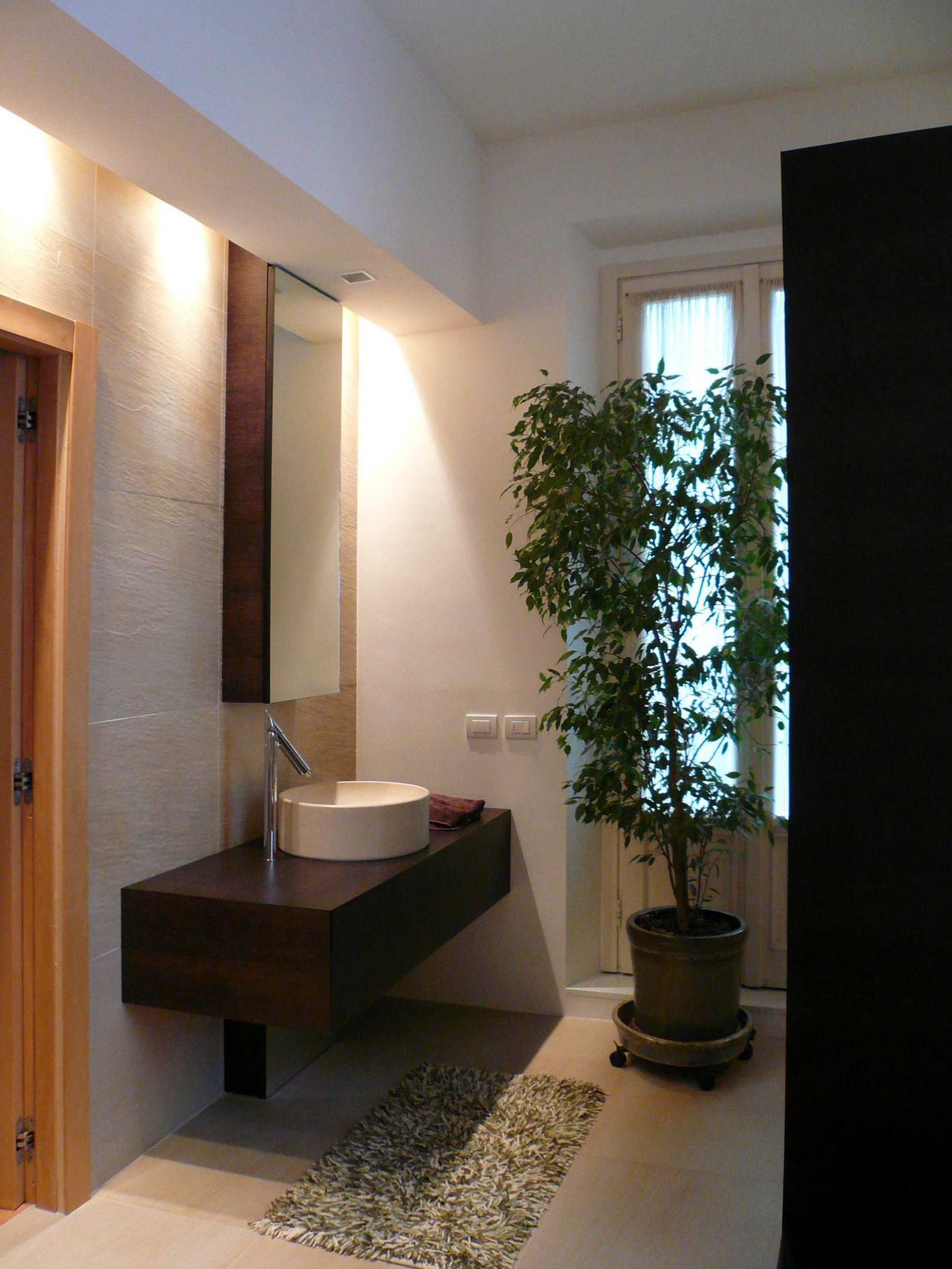 Bagno pietra e legno